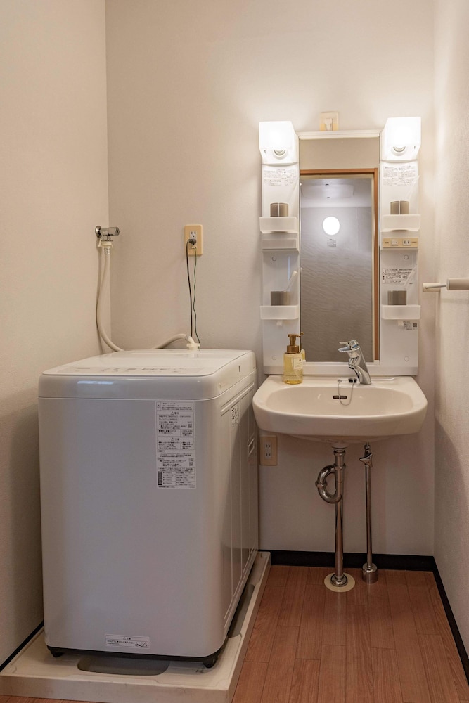 コンフォート ツインルーム バルコニー シティビュー バスルームのシンク0 | b&Tsutenkaku