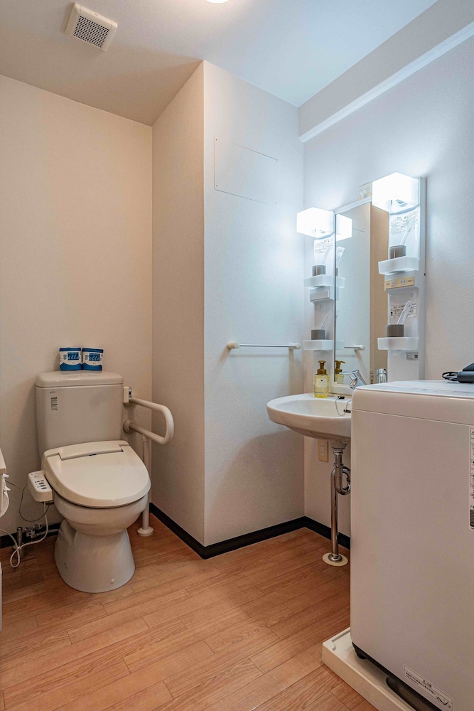 コンフォート ツインルーム バルコニー シティビュー バスルームのシンク2 | b&Tsutenkaku