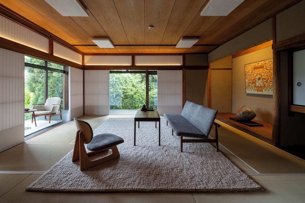 有 (2名以上は追加敷布団で対応) 客室2 | 桃山温泉 月見館