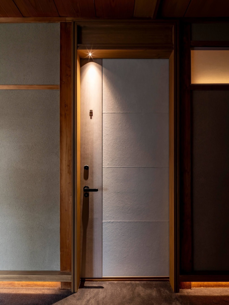 空 (2名以上は追加敷布団で対応) 客室8 | 桃山温泉 月見館