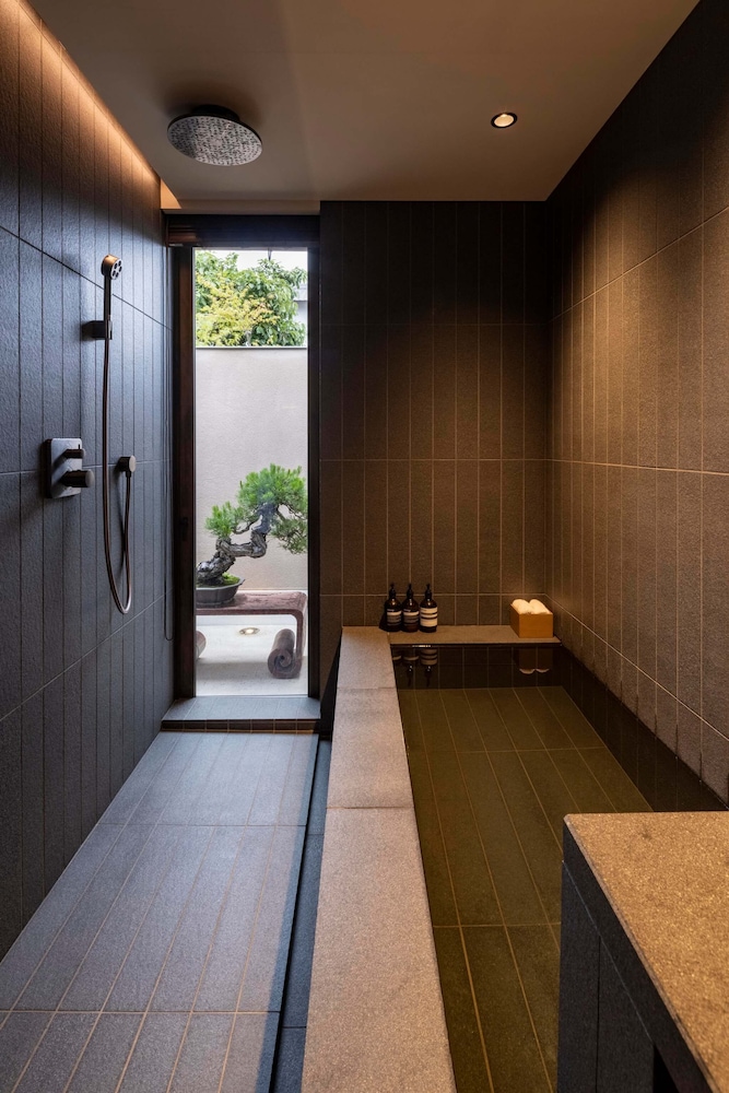 有 (2名以上は追加敷布団で対応) バスルーム0 | 桃山温泉 月見館