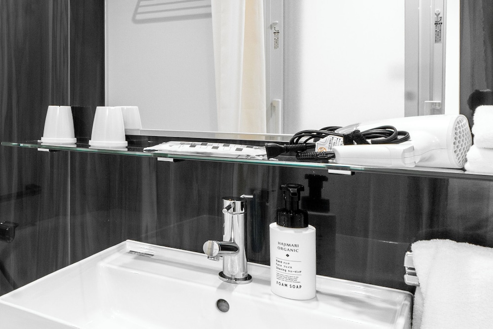 セミダブルルーム 禁煙 客室の設備とサービス6 | 変なホテルエクスプレス大阪 なんば日本橋アネックス