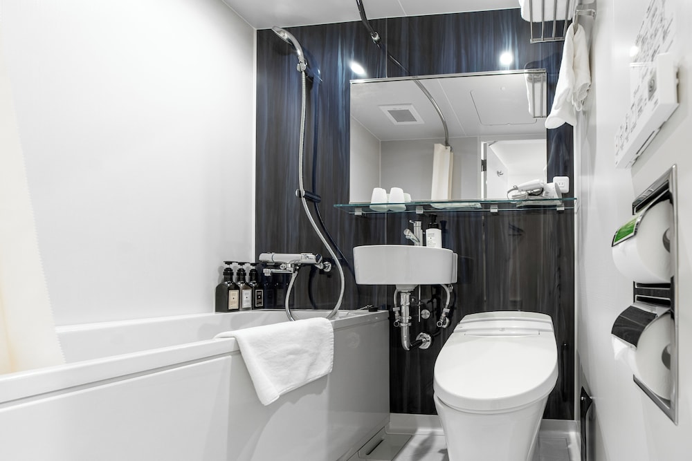 セミダブルルーム 禁煙 バスルーム0 | 変なホテルエクスプレス大阪 なんば日本橋アネックス