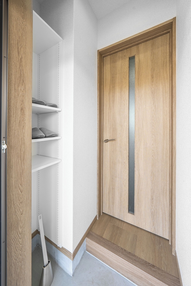 内部エントランス1 | CHARMANT 1B