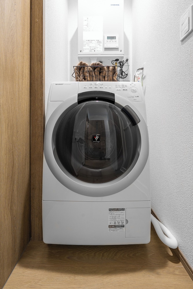 ランドリー ルーム1 | CHARMANT 1C