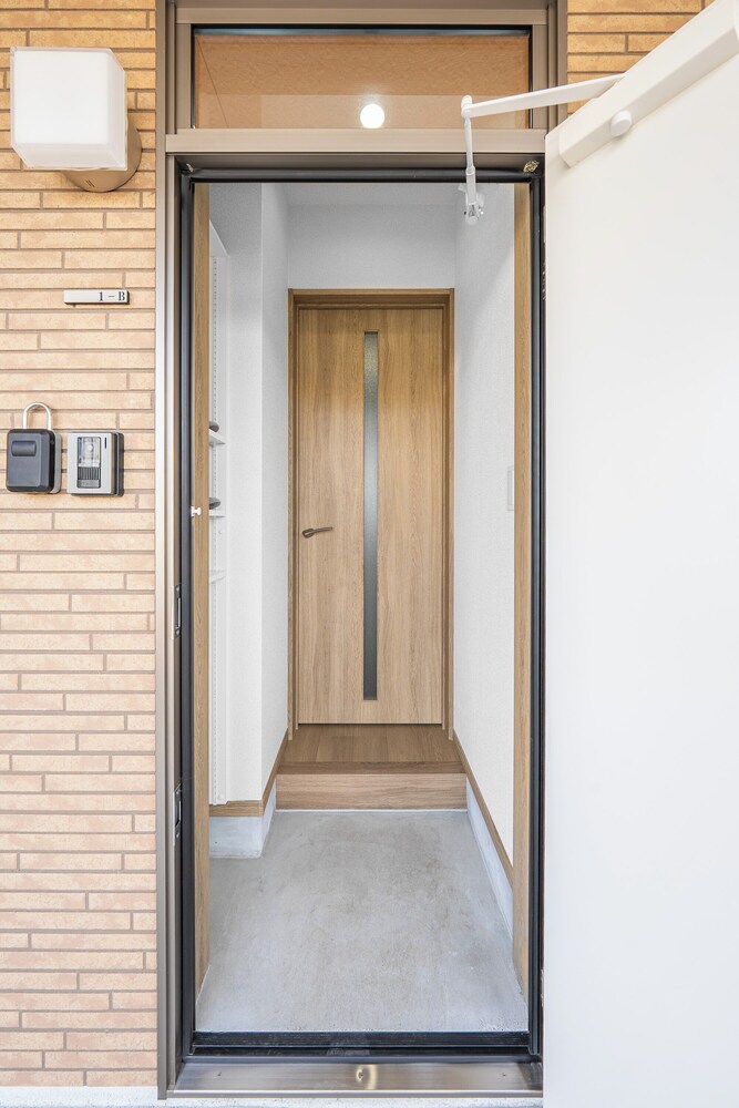 内部エントランス1 | CHARMANT 2C