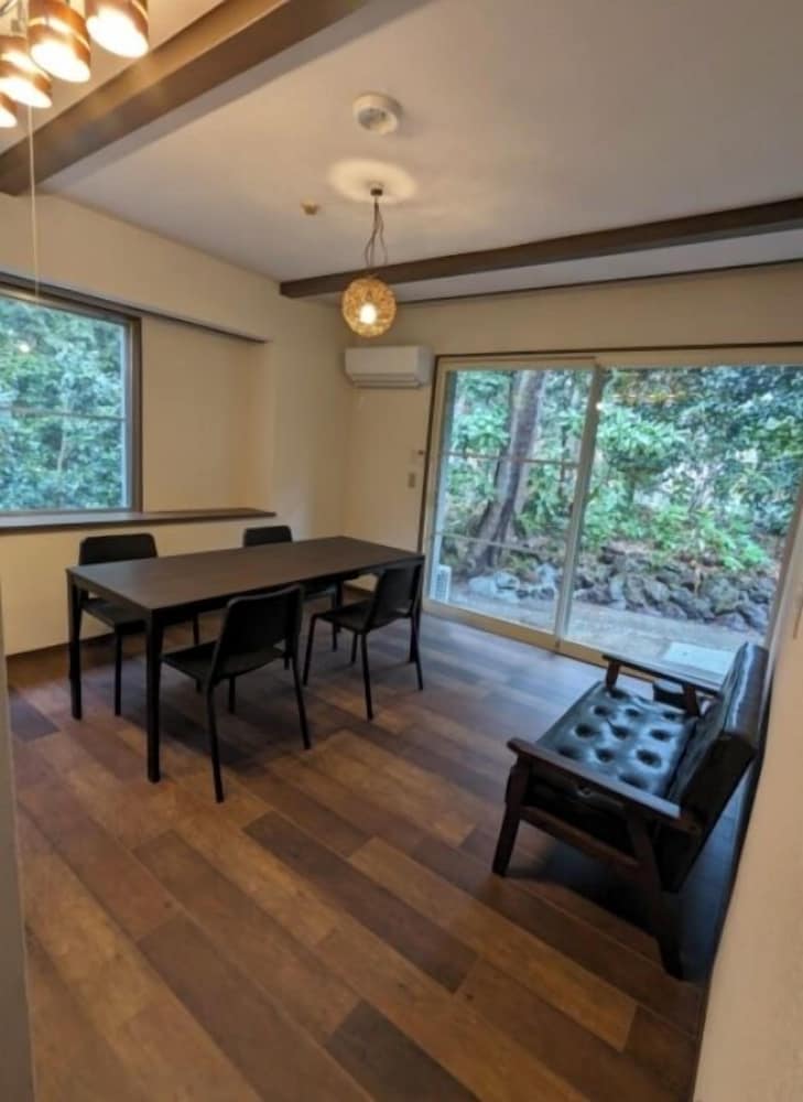 ヴィラ パティオ リビング エリア2 | 伊豆高原テントリゾート