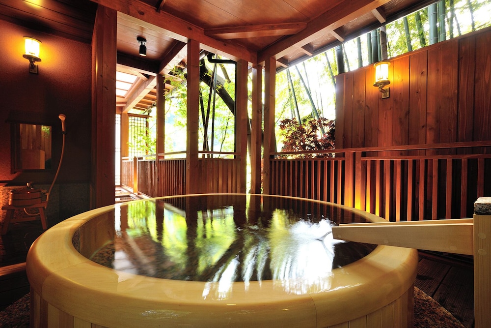 スペシャルルーム露天風呂付きあせび206 禁煙 | 塔之沢温泉 山の茶屋