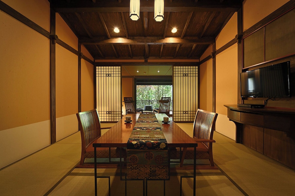 スタンダードルーム山の苺 106 禁煙 マウンテン ビュー0 | 塔之沢温泉 山の茶屋