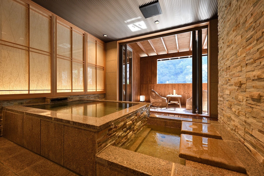 スペシャルルーム露天風呂付き山百合103 禁煙 | 塔之沢温泉 山の茶屋