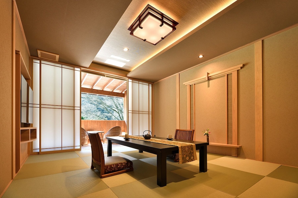 スペシャルルーム露天風呂付き山百合103 禁煙 客室1 | 塔之沢温泉 山の茶屋