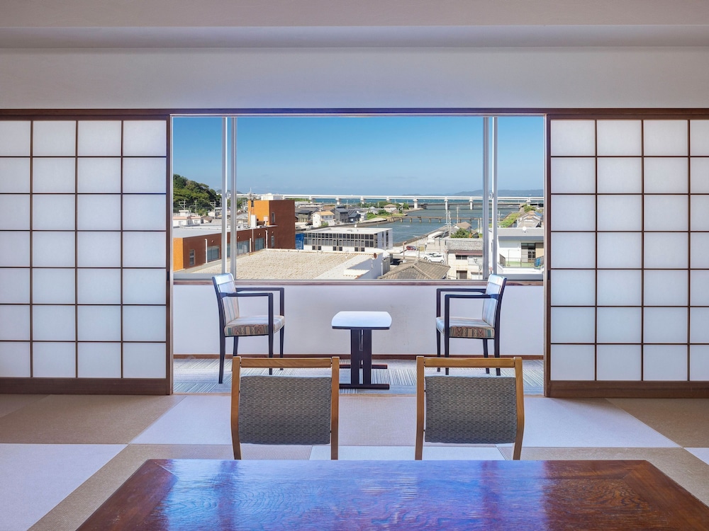 和室 (47㎡) 禁煙 客室1 | 松浦シティホテル