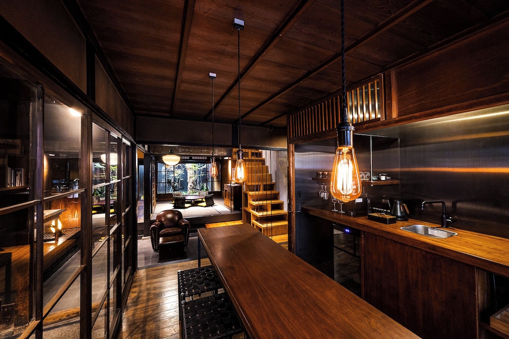 タウンホーム バルコニー 客室内のダイニングエリア0 | 鈴 喜承庵