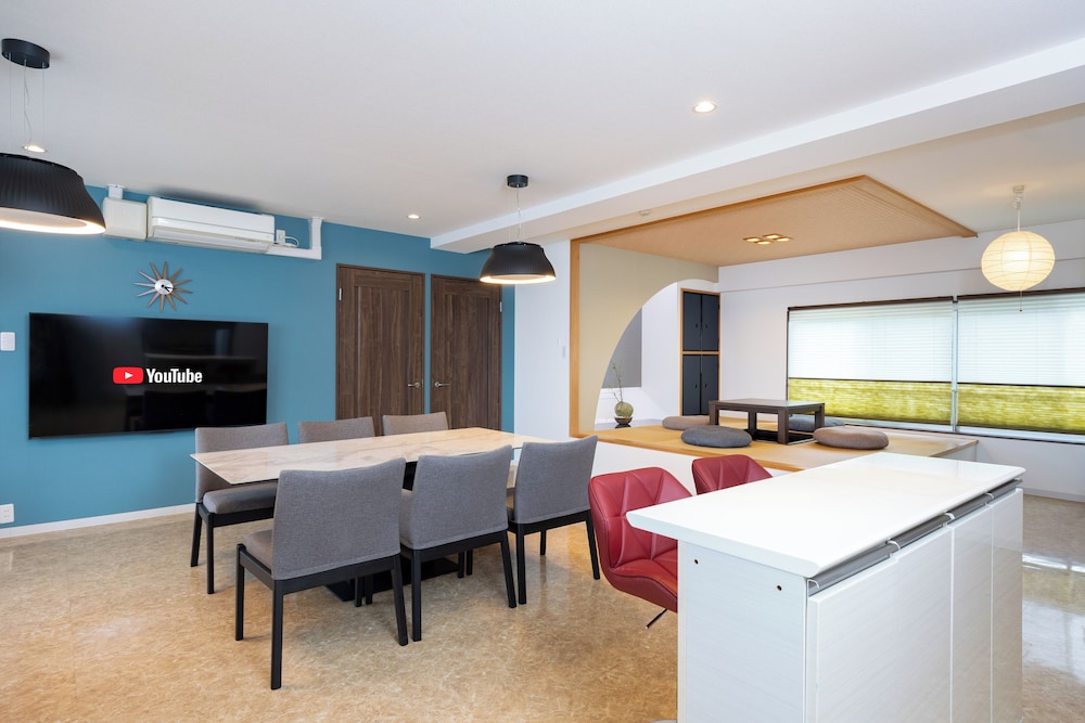 ファミリー アパートメント オーシャンビュー 客室内のダイニングエリア8 | Ocean Smile