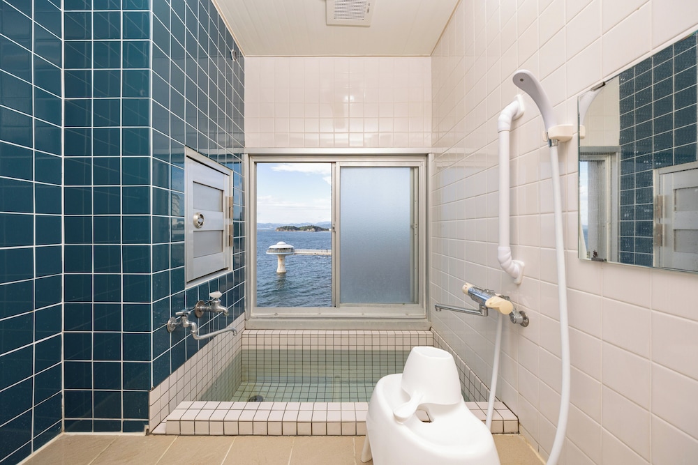 ファミリー アパートメント オーシャンビュー バスルーム0 | Ocean Smile