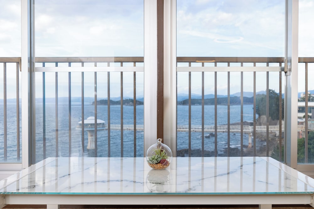 ファミリー アパートメント オーシャンビュー リビング エリア4 | Ocean Smile