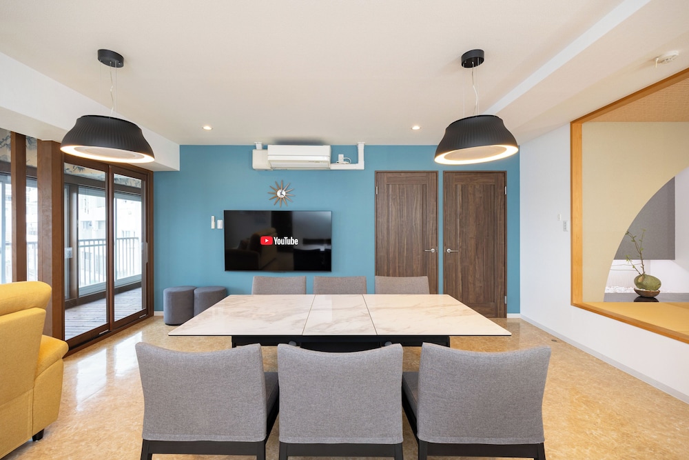 ファミリー アパートメント オーシャンビュー 客室内のダイニングエリア2 | Ocean Smile