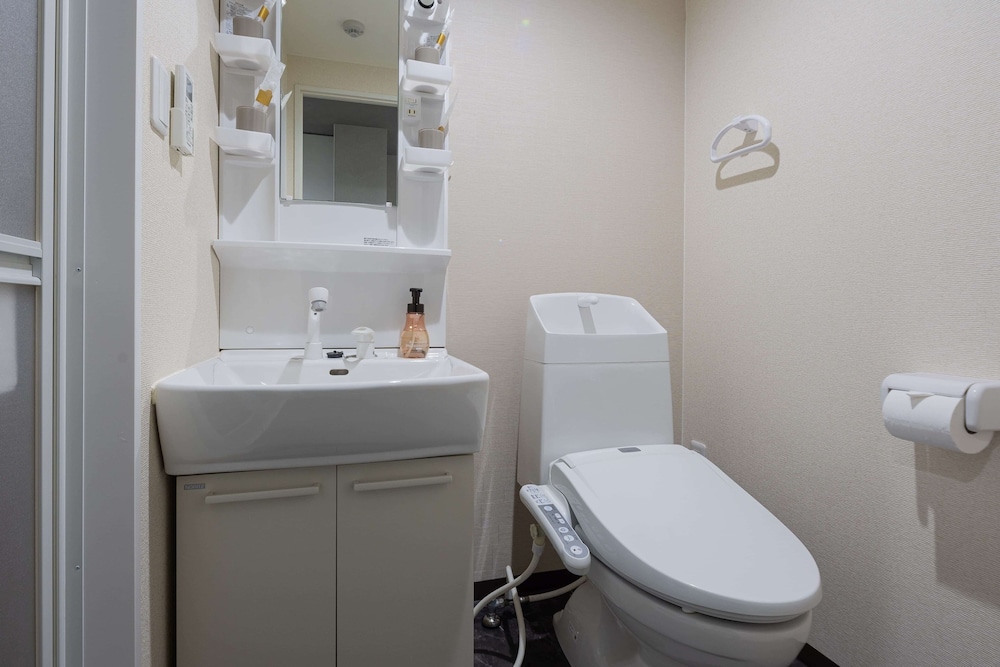 コンフォート ルーム バルコニー シティビュー バスルームのシンク0 | b&天下茶屋3号店