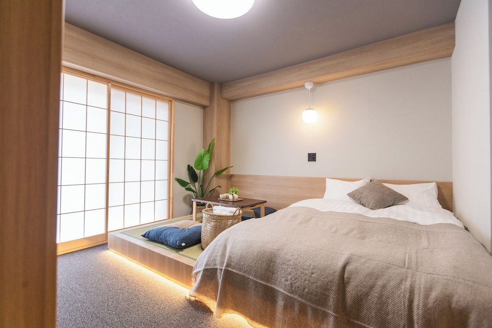 ファミリー アパートメント バルコニー シティビュー 客室2 | b&今里店