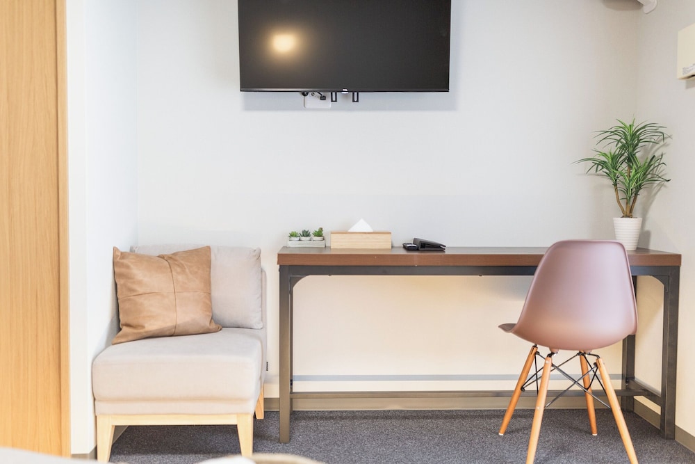 ファミリー アパートメント バルコニー シティビュー 客室8 | b&今里店