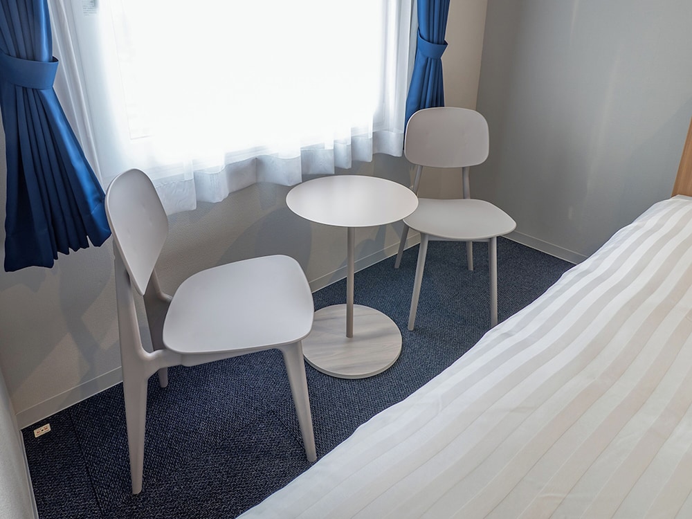 ダブルルーム 電子タバコ専用 客室1 | 東横INN高知