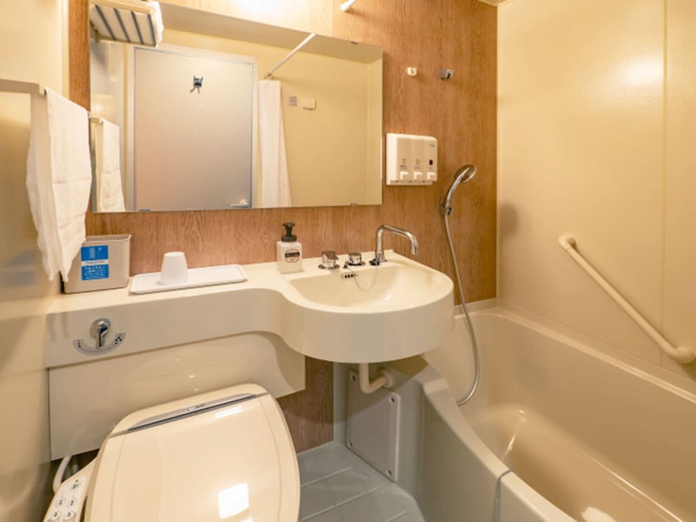 エコノミーダブルルーム喫煙 バスルーム0 | 東横INN高知