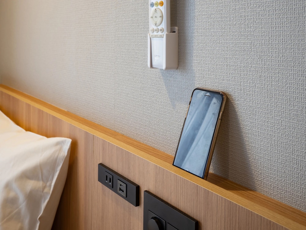 エコノミーダブルルーム喫煙 客室の設備とサービス1 | 東横INN高知