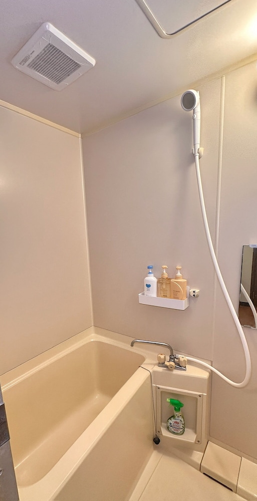 ファミリー アパートメント 3 ベッドルーム バルコニー バスルーム1 | HYGGE HOUSE 旅人の家