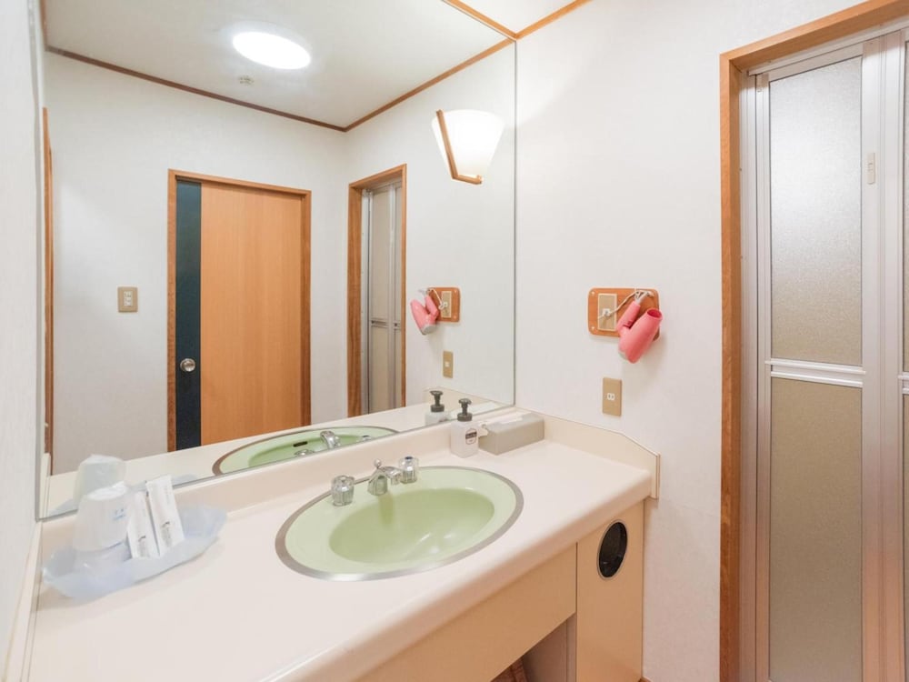 スタンダード ツインルーム 禁煙 バスルーム0 | ホテルサンバレー伊豆長岡