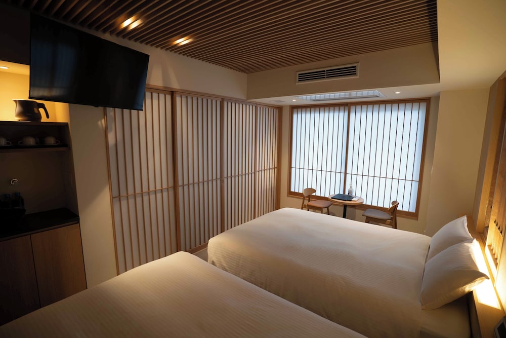 スタンダード ツインルーム リビング エリア7 | Asuite Hakata by ASUMIRU