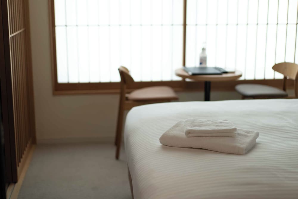 スタンダード ツインルーム リビング エリア10 | Asuite Hakata by ASUMIRU