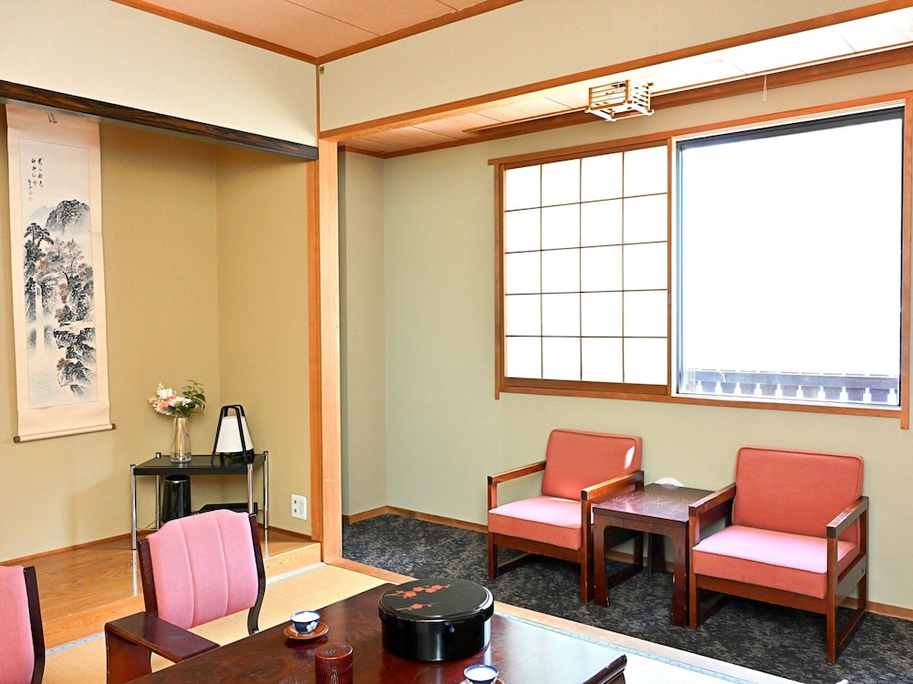 スタンダード 4 人部屋 禁煙 マウンテンビュー | こまくさホテル