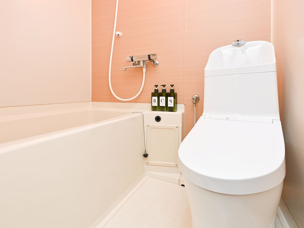 スタンダード ツインルーム 禁煙 マウンテンビュー バスルーム1 | こまくさホテル