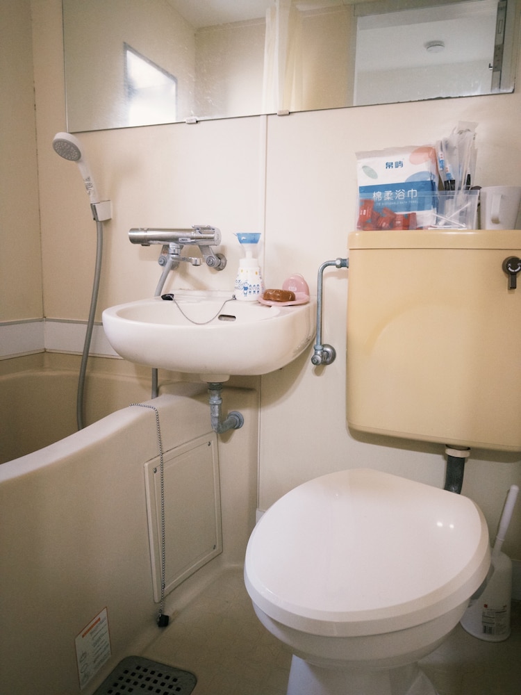 ファミリー デュープレックス バルコニー バスルーム1 | SHIZUKURIA MINAMIGYOTOKU