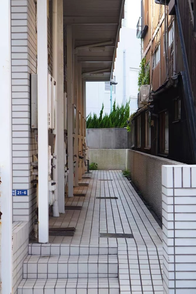 内部エントランス1 | SHIZUKURIA MINAMIGYOTOKU