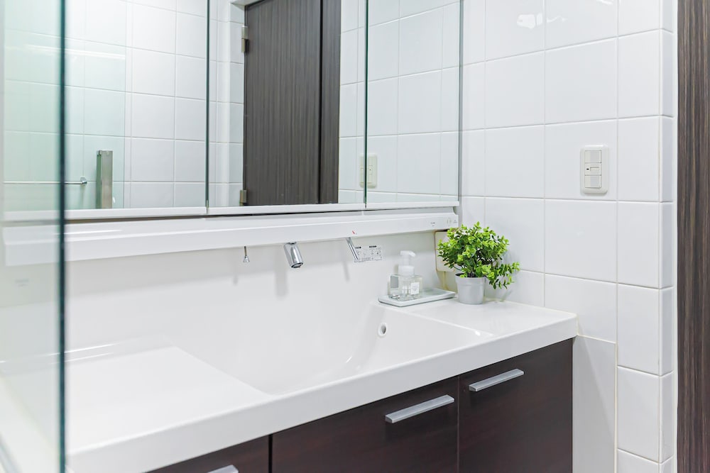 ヴィラ 4 ベッドルーム キッチン バスルーム1 | STARRY STAY HOUSE SHIBUYA I