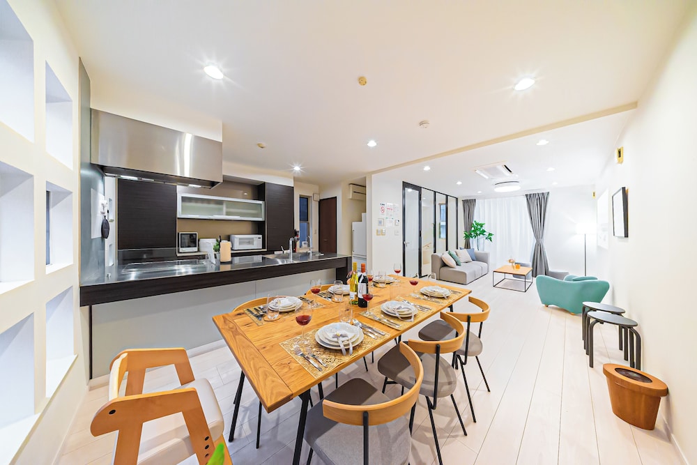 ヴィラ 4 ベッドルーム キッチン 客室内のダイニングエリア0 | STARRY STAY HOUSE SHIBUYA I