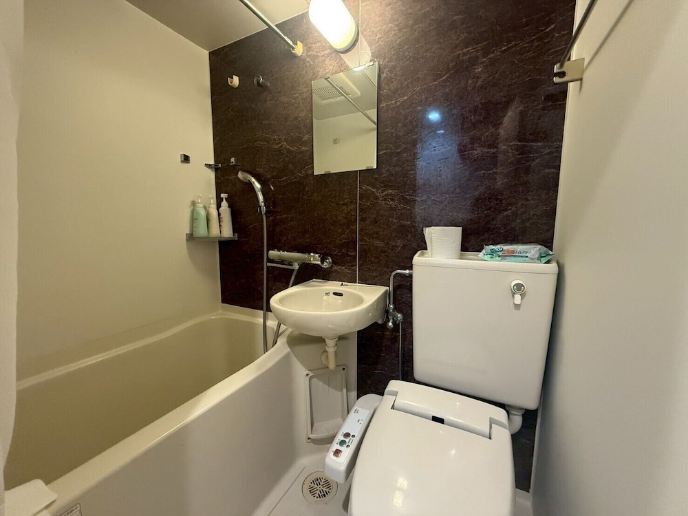 4 人部屋 バスルーム0 | NeXay美栄橋