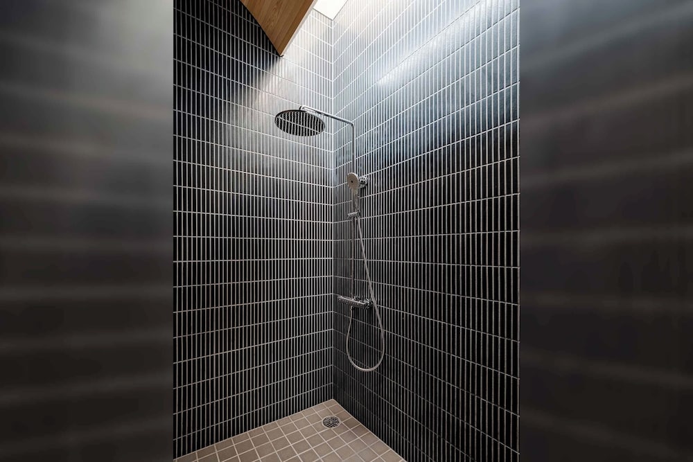 和風ハウス 3 ベッドルーム キッチン ガーデンビュー バスルームのシャワー0 | 町家あさとゆう