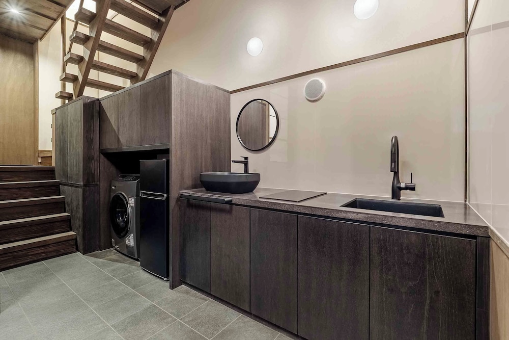 トラディショナル ハウス 3 ベッドルーム キッチン ガーデンビュー 専用キッチン0 | 町家あさとゆう