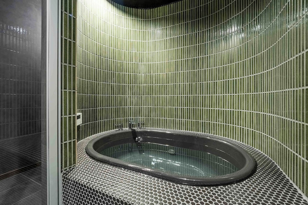 トラディショナル ハウス 3 ベッドルーム キッチン ガーデンビュー バスルーム0 | 町家あさとゆう