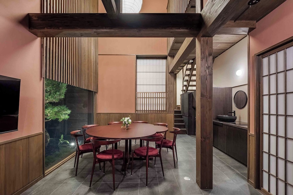 トラディショナル ハウス 3 ベッドルーム キッチン ガーデンビュー ダイニングルーム1 | 町家あさとゆう
