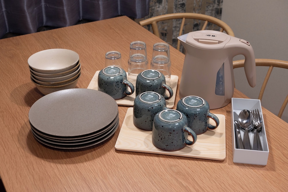 ファミリー スタジオスイート 客室内のダイニングエリア5 | EISEI STAY Ikebukuro Nishi