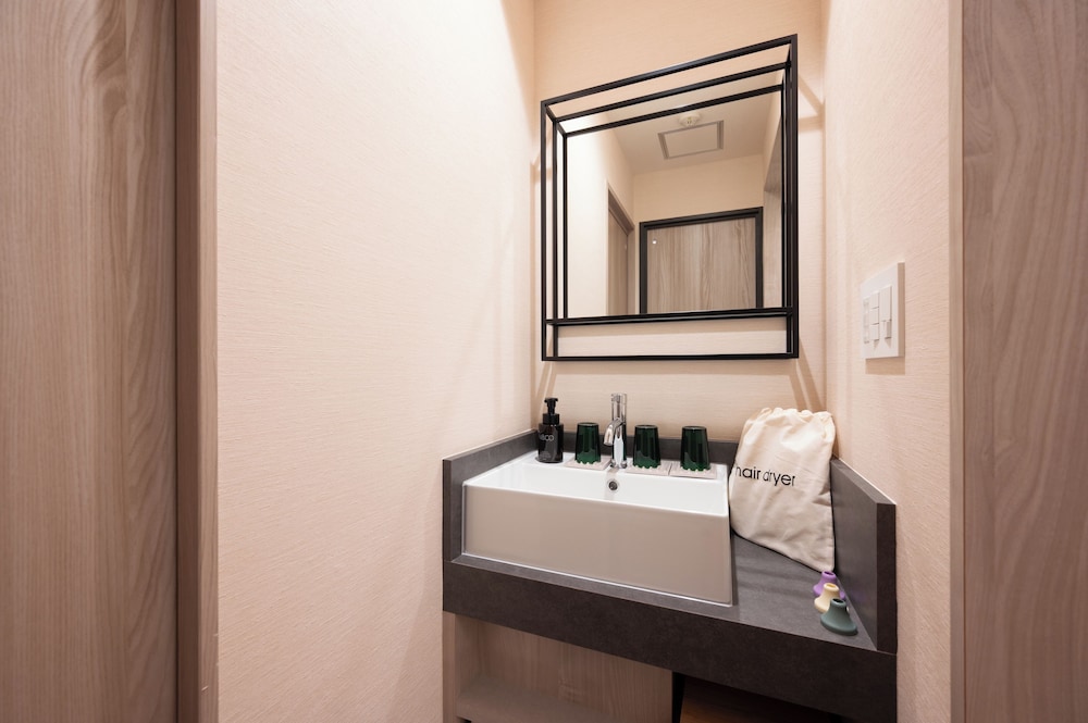 トリプルルーム 禁煙 電子レンジ 客室の設備とサービス2 | EISEI STAY Ikebukuro Nishi