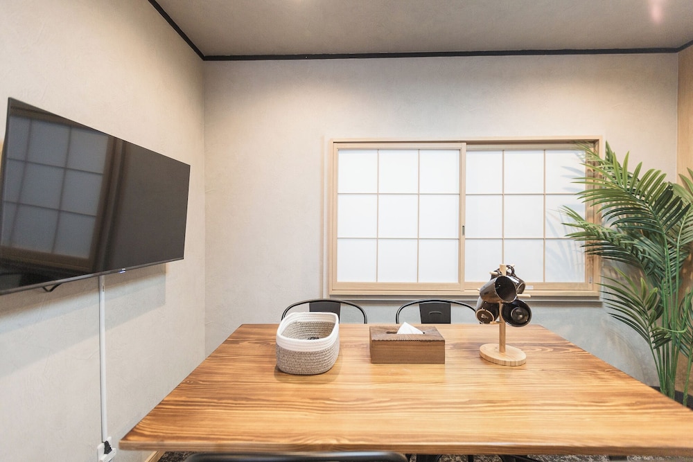 コンフォート スイート シティビュー リビングルーム2 | b&黒門1号店