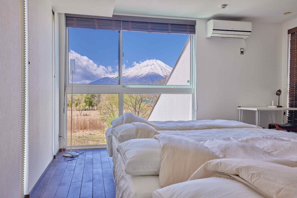 ラグジュアリー ヴィラ マウンテンビュー 部屋からの景観0 | The Deer Valley Yamanakako