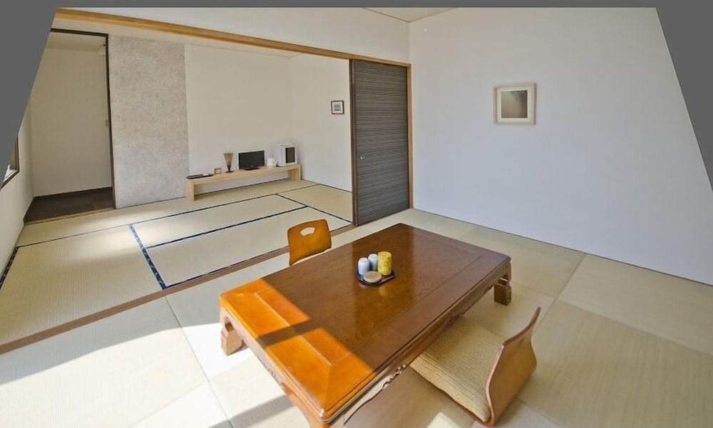 ベーシック 4 人部屋 禁煙 | 島宿 HOPE