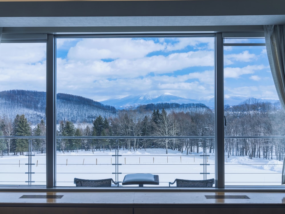 デラックス ツインルーム テラス / パティオ0 | 富良野ホテル　