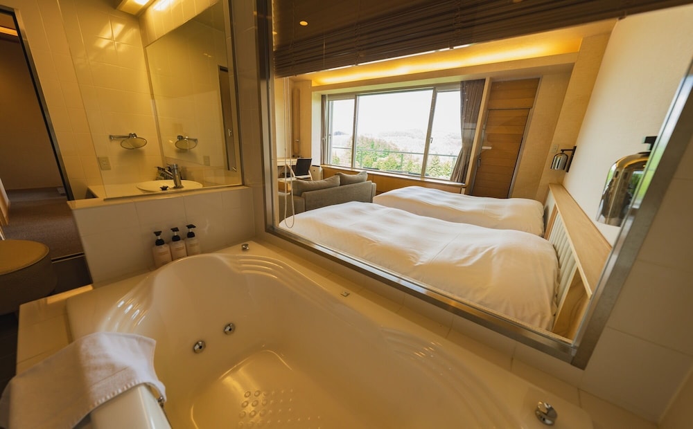 ファミリー スイート バスルーム0 | 富良野ホテル