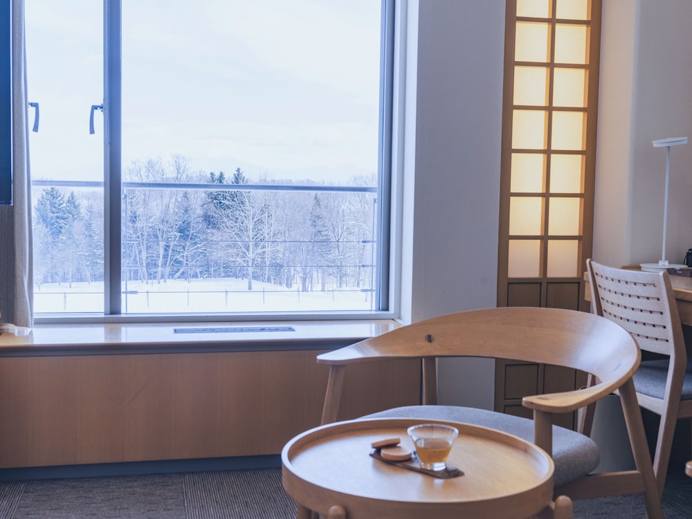 スーペリア ツインルーム テラス / パティオ0 | 富良野ホテル　